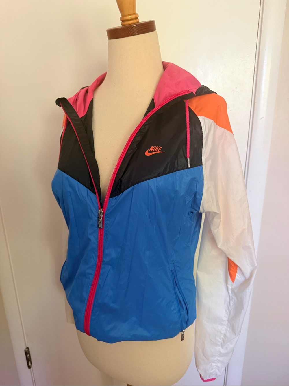 NIKE Windbreaker women Medium - Picture 2 of 5